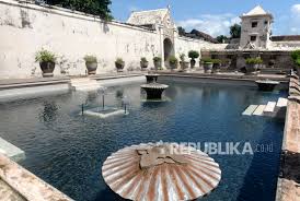 Taman Sari Yogyakarta Buka Mulai Rabu Republika Online Jika sudah mengetahui jadwal buka tutup jalur puncak hari ini, maka anda bisa menyiapkan waktu keberangkatan dan waktu yang tepat pada saat masuk di jadwal buka tutup jalan puncak bisa saja berubah sewaktu waktu oleh pihak yang berwenang tegantung situasi dan kondisi lalulintas saat itu.