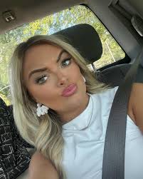 October vibes 🍂🎃🕸️🧡