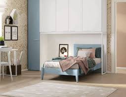 Nell'era dove tutto è risparmio, anche lo spazio, non mancano idee originali che riescono a combinare funzionalità ed estetica moderna. Letto Singolo Banner Con Testata In Legno Finitura Cenere