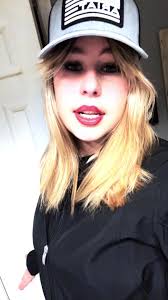 Ash (@ashlynn_hilton)