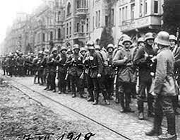 Som de befarade inte skulle betalas tillbaka ifall tyskland vann kriget. 1918 Slutet Pa Forsta Varldskriget Historia So Rummet