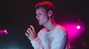 Слушайте песни, в том числе «svag». Victor Leksell Astrid S Svag Late Night Concert Youtube