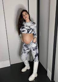 La notizia era nell'aria da qualche settimana ma la conferma è arrivata solo con il nuovo numero di chi, con un'intervista doppia a belen rodriguez e al compagno, il parrucchiere antonino spinalbese. Belen Rodriguez Incinta Felicita Immensa Con Antonino Un Amore Da Favola Spettacoli Ilgiorno It