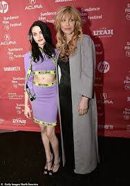 The daughter of courtney and kurt and star of marc jacobs new campaign really couldn't care. Courtney Love And Frances Bean Cobain Share Touching Tributes Of Kurt Cobain On His 53rd Birthday Readsector