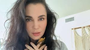 Quién es Martha Higareda? La actriz está embarazada de su primer bebé con  Lewis Howes