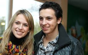 Maar sinds een goede dag bent u van uw voetstuk gevallen. Junior Planckaert Succesvol Bij Vrouwen Maar Vrouwen Doen Zich Zo Anders Voor Dan Dat Ze Echt Zijn Nieuws365