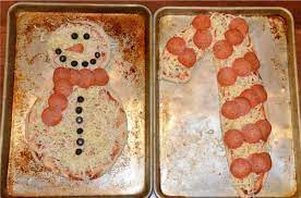 So Cute And Fun For The Kids Christmas Pizzas We Are Doing This Tomorrow Christmas Food Christmas Pizza Christmas Cooking