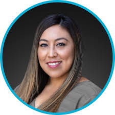 Liliana Solano's Instagram, Twitter & Facebook