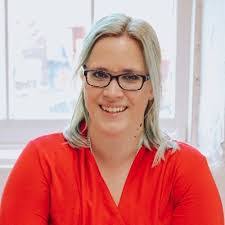 Gail Barnett's Instagram, Twitter & Facebook