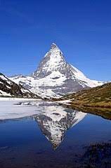 Leży na granicy między szwajcarią (kanton valais) a włochami (region doliny aosty, valle d'aosta), w masywie matterhorn. Matterhorn Wikipedia Wolna Encyklopedia