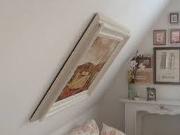 Ein Bild An Einer Dachschrage Befestigen Schaut Euch Das Video An Und Besucht Unseren Onlineshop Gemald Dachschrage Dachschrage Einrichten Renovierungsideen