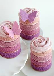 Woohoo wer hat lust auf eine gigantische donut kuchen party?! Ausgefallene Kuchen Verfuhrerische Mini Kuchen Die Inspirieren