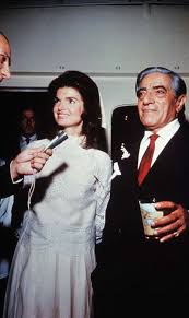 Searching for a traditional, pretty white wedding dress? Jackie Kennedy S Daughter And Granddaughter Have All Worn The Same Valentino Dress 9style
