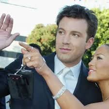 Jennifer Lopez's $42 Million 8-Acre Bel Air Compound Features The Coolest  Infinity Pool Ever, A Lake And A 100-Seat Outdoor Amphitheater