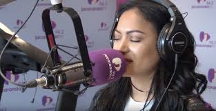 Radio veteran and rock musician martin bester hosts 'breakfast with martin bester' every weekday morning from 6am to 9am on jacaranda fm. Tarryn Lamb Takes A Guess At The R100 000 Secret Sound