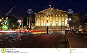 Évoquant un «choix personnel», benjamin griveaux a annoncé ce mercredi 12 mai sur facebook avoir présenté la veille sa démission à richard ferrand, président de l'assemblée nationale. Assemblee Nationale Das Franzosische Parlament Nachts Paris Stockfoto Bild Von Szene Paris 27707554