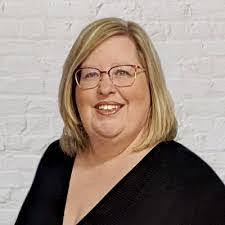 Heidi Givens's Instagram, Twitter & Facebook