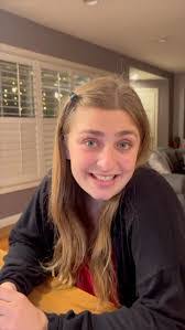 Ariel Hope's Instagram, Twitter & Facebook