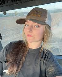 Ava Kirk(@bbkf.15) • Instagram 사진 및 동영상