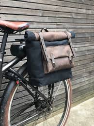 Motorrad Tasche In Gewachstem Canvas Leder Motorradtasche Saddle Bag Fahrradtasche In Gewachstem Canvas Und Leder Fahrrad Zubehor Leather Bike Accessories Bicycle Bag Motorcycle Bag