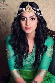 Matha Patti And Mang Tikka Hairstyles For Party 2020 Indian Bridal Hairstyles Indian Hairstyles Indian Bridal