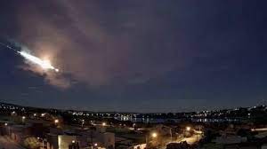 Por volta das 21h, moradores das . 5jqfwbewyiq1wm