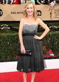 Angela Kinsey Height Weight Stats Angela Kinsey Height And Weight Strapless Dress Formal