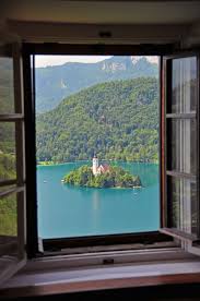Pin Von Karen Harp Auf A Little Window Scape Fensteransicht Offenes Fenster Schone Aussicht