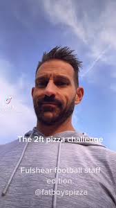 2ft pizza challenge Fat boys pizza #FYP #foryoupage #daylnthelifeofacoach  #fatguyhacks #daylnthelife #fypシ #concessionstand #foodie