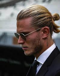 Something that's just nicer to look at in general. Loris Karius Goes Out With The Model And German Marca English
