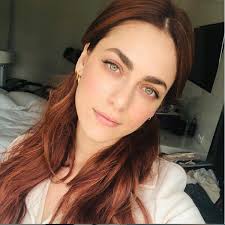 Oggi è così, bellissima e sensuale. ma ricordate Miriam Leone ai tempi di  miss Italia? Ecco la foto: http://fanpa.ge/FxGaD