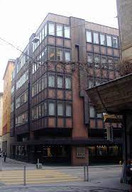 La banca della svizzera italiana fu fondata nel 1873, divenne una partecipata della bci dal 21 dicembre 1909 ottenendo il controllo dell'istituto dall'anno successivo. Vitruvio Ch