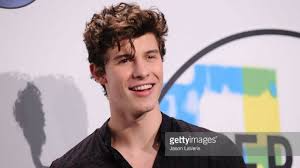 Matthew came to the regal gentleman studio for a longer 2021 hairstyle for curly hair. Shawn Mendes Haircut Breakdown Ama S Haircut Of Shawn Mendes Thesalonguy Youtube
