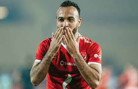 بينما على الجانب الآخر، أكد وكيل اللاعبين الإماراتي محمد عبد الرحمن، أن الفترة المقبلة ستشهد احتراف عدد كبير عن طريق شركة التسويق المالك لها والتي مقرها في أوروبا، بعد الاهتمام بنجوم. ÙˆÙƒÙŠÙ„ Ø£ÙØ´Ù‡ ÙŠÙƒØ´Ù Ø¢Ø®Ø± ØªØ·ÙˆØ±Ø§Øª Ø¥ØµØ§Ø¨ØªÙ‡ ÙˆØ­Ù‚ÙŠÙ‚Ø© Ø¹Ø±ÙˆØ¶ Ø¥Ø­ØªØ±Ø§ÙÙ‡ Ù†Ù…Ø¨Ø±Ù¡ Ù†ÙŠÙˆØ² Number1news