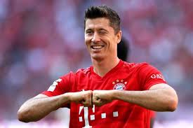 وجاء الهدف بعد عرضية، قابلها ليفاندوفسكى برأسية. Ù„ÙŠÙØ§Ù†Ø¯ÙˆÙØ³ÙƒÙŠ ÙŠØªÙˆØ¬ Ø¨Ø£ÙØ¶Ù„ Ù„Ø§Ø¹Ø¨ ÙÙŠ Ø§Ù„Ø¹Ø§Ù„Ù… Ù„Ø¹Ø§Ù… 2020