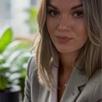 Elizabeth Sievert's Instagram, Twitter & Facebook