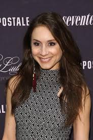 Troian bellisario gave birth to baby elliot in a car and the story will make your jaw drop after experiencing scary moments in her pregnancy, pretty little liars' troian bellisario welcomed her. Haarschnitt Von Troian Bellisario Spencer Hastings Haare Beauty Frisur