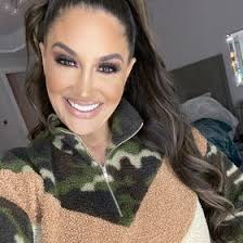 Fallon Taylor (fallonandflo)