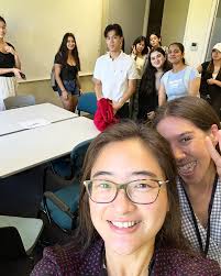 Such a fun time chatting with first years today about life as a researcher!  Thanks Dr Lisa Nivison-Smith for organizing Lunch with the Researcher! 🥳