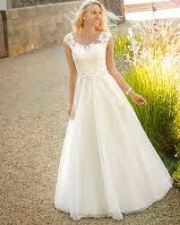 Die auffallenden und glamourösen stickereien und applikationen machen. Brautkleid Amelie Brautmoden Opree