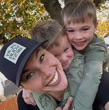 Annette Eads's Instagram, Twitter & Facebook