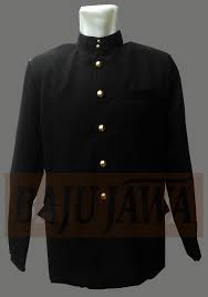 Berbicara tentang baju adat jawa barat itu tidak terlepas dari aspek sejarahnya. Beskap Dan Baju Sarung Warisan Basofi Soedirman Di Dunia Mode Tribunnews Com Mobile