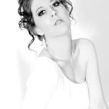 Mandi Leigh's Instagram, Twitter & Facebook