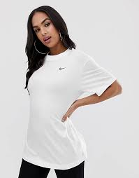 Nike - T-shirt oversize coupe masculine à petit logo virgule - Blanc | ASOS