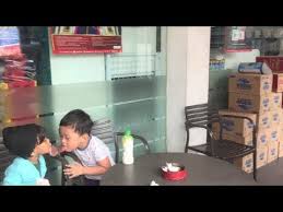 Sebelum Beli Es Krim Dan Makan Es Krim Anak Kembar Rebutan Beli Balon Youtube In 2020 Kids Songs Color Songs Finger Family Song