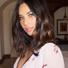 Medium layered hair can be a bomb if in line with your texture and current trends. Spring Hairstyles 2018 Spring Haircut And Color Ideas For Short Medium And Long Hair Glamour