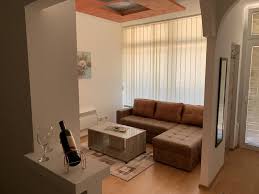 Apartman altında 2003 den buyana tamır bakım servısım var.maalesef apartmandakı her daıreden her sene ımza alıp beledıyeyede 384 tl yatırıp senelık gecıcı ruhsat verıyolar bu her sene yenılenıyor 1995 den bu yana apartman altında dükkan işletiyoruz. Apartman Lux Foca Guncel 2021 Fiyatlari