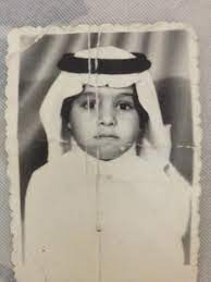 كم عمر عايض يوسف الذي يعد مطرب سعودي الجنسية من مواليد الرياض، وتزوج المغنى السعودي قريبا من الممثلة والإعلامية السعودية هبه الحسين، وتم الإعلان عن زواجه عبر حسابه على تويتر ونشر صوره لهما على الانستجرام وهو مرتدي. Rashid Almajed On Twitter ØµÙˆØ±Ø© Ù‚Ø¯ÙŠÙ…Ø© Ù„Ù€ Ø±Ø§Ø´Ø¯ Ø§Ù„Ù…Ø§Ø¬Ø¯ ÙˆÙ‡Ùˆ ØµØºÙŠØ± Nokat Http T Co Cj4rpxfjdd
