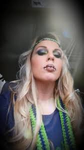 The game made her ugly again. 🤦 Really hope the dark face stays and they  get rid of the black lipstick and weird line across the headmarking.  Looking awful. 😕 She became