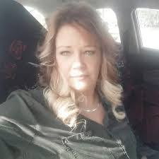 Anita Roth's Instagram, Twitter & Facebook